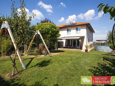 Průhonice rodinný dům 4+KK s garáží